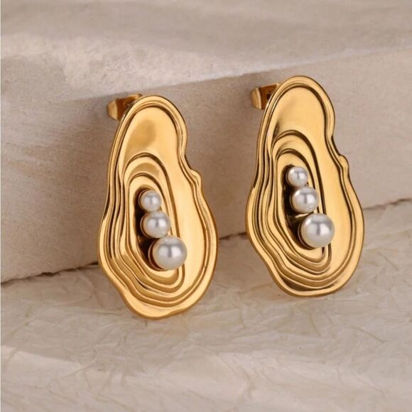 Anthropologie Jewelry - Anthropologie Gold and Pearl Earrings